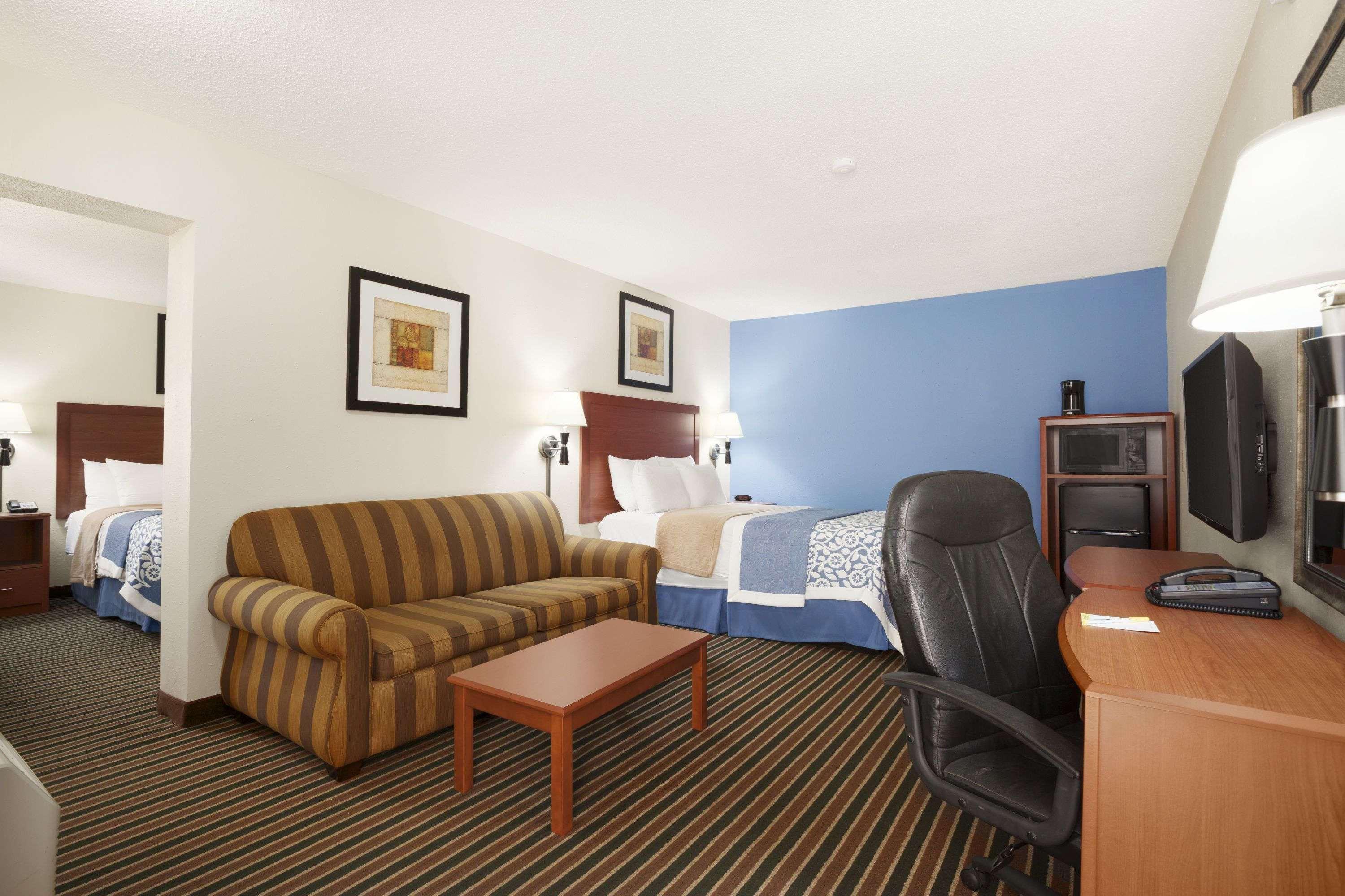Days Inn By Wyndham Champaign/Urbana Экстерьер фото