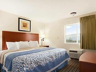 Days Inn By Wyndham Champaign/Urbana Экстерьер фото